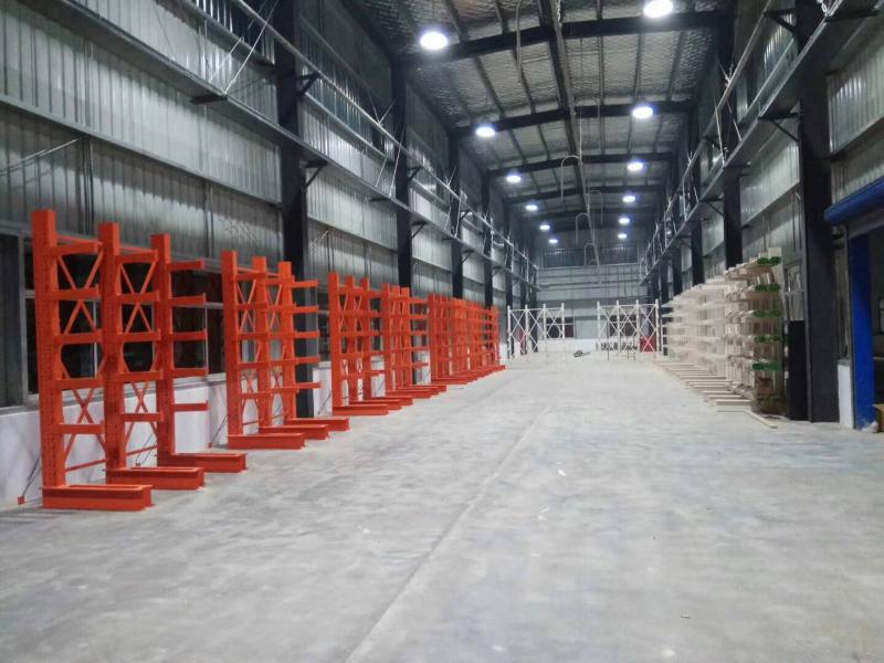 懸臂貨（huò）架